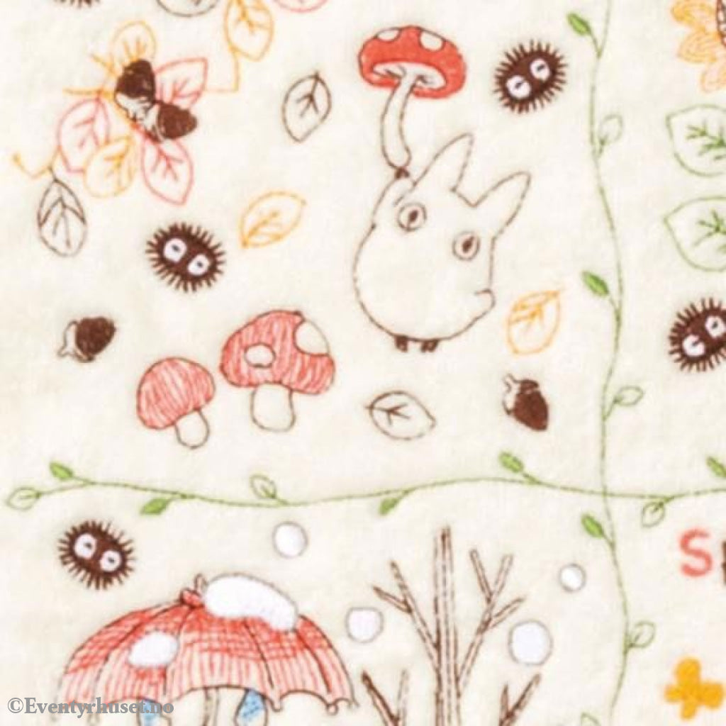 My Neighbor Totoro Mini Towel Wreath of Nuts 25 x 25 cm Home & Gifts