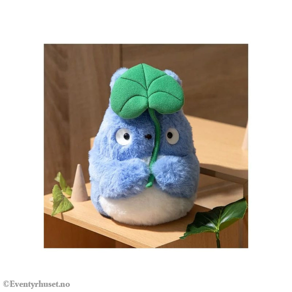 My Neighbor Totoro Nakayoshi Plush Figure Medium Totoro with leaf 20 cm Manga & Anime