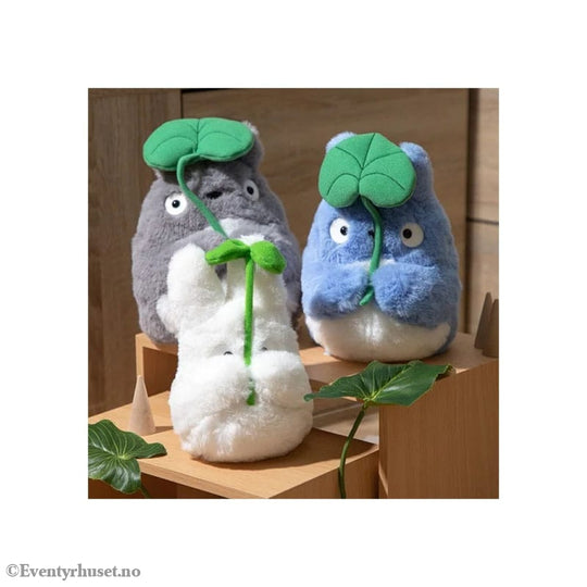 My Neighbor Totoro Nakayoshi Plush Figure Medium Totoro with leaf 20 cm Manga & Anime