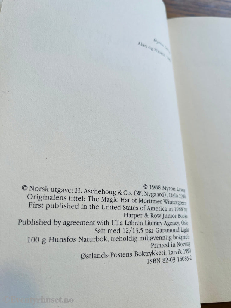 Myron Levoy. 1980-tallet. Mortimers Magiske Hatt. Bok.