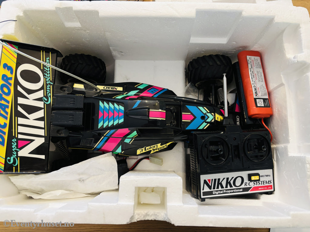 Nikko Dictator III 4WD Radiostyrt Bil (ca. 1988). I eske og med norsk kvittering. Pent brukt.