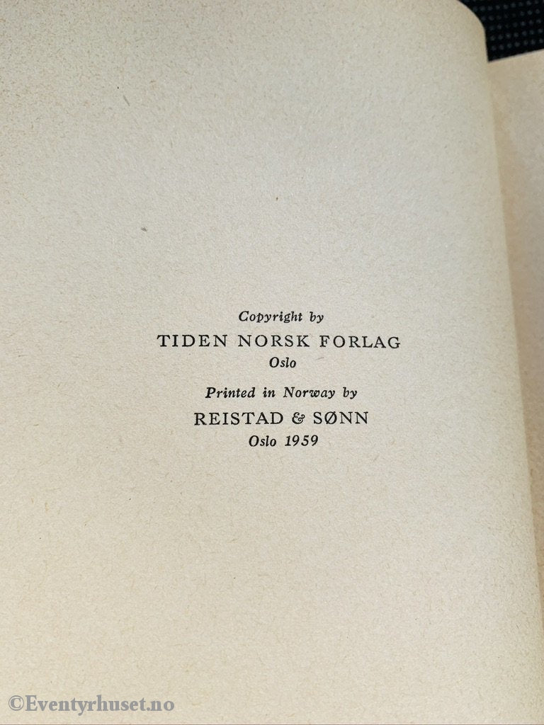 Odd Hjort-Sørensen. 1959. Toya Tar Ledelsen. Signert Dedikasjon Fra Forfatteren. Fortelling