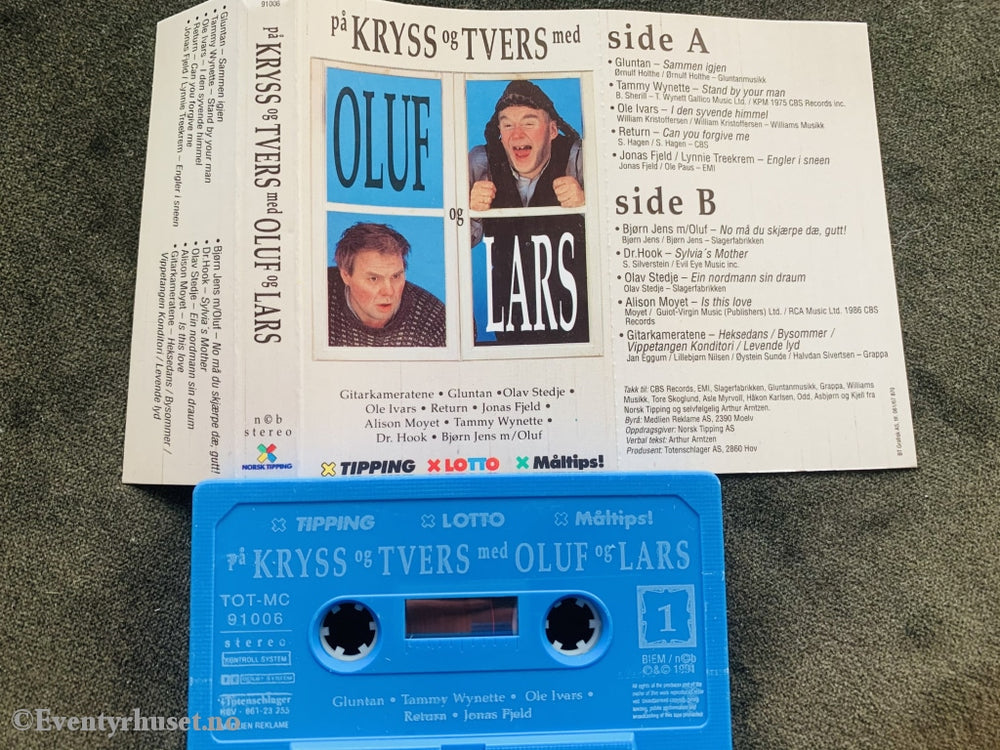 På Kryss Og Tvers Med Oluf Lars. 1991. Kassett. Kassettbok