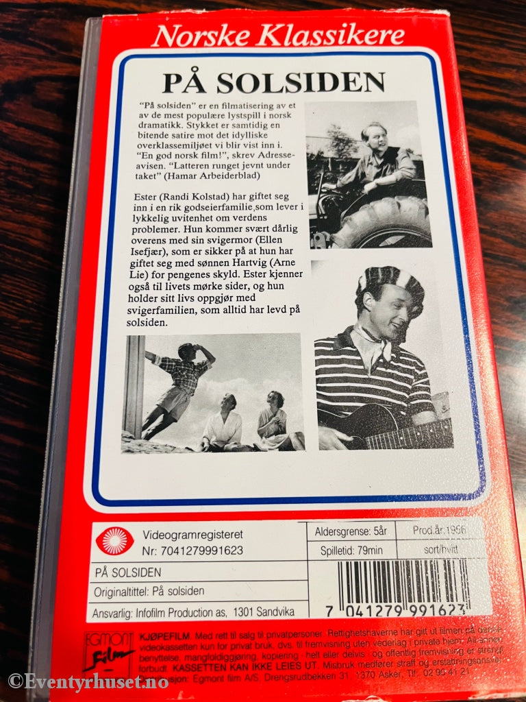På Solsiden (Norske Klassikere). 1956. Vhs. Vhs