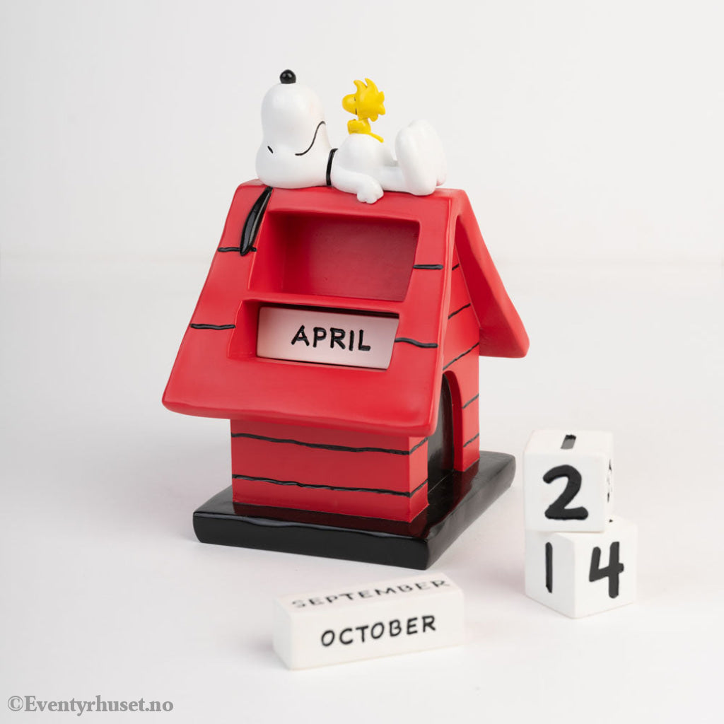 Peanuts 3D perpetual Calendar Snoopy Doghouse Home & Gifts