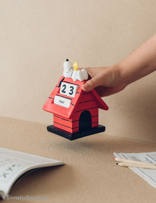 Peanuts 3D perpetual Calendar Snoopy Doghouse Home & Gifts