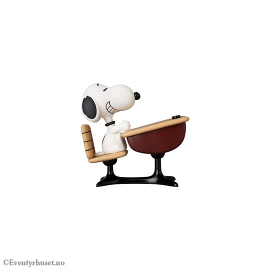 Peanuts UDF Series 18 Mini Figure Snoopy with desk 9 cm Collectibles