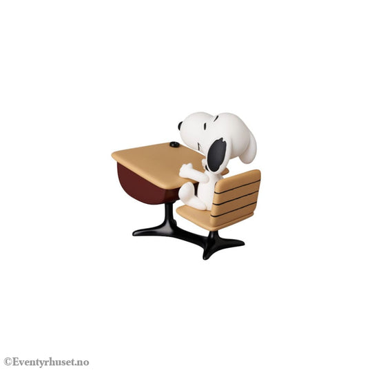 Peanuts UDF Series 18 Mini Figure Snoopy with desk 9 cm Collectibles