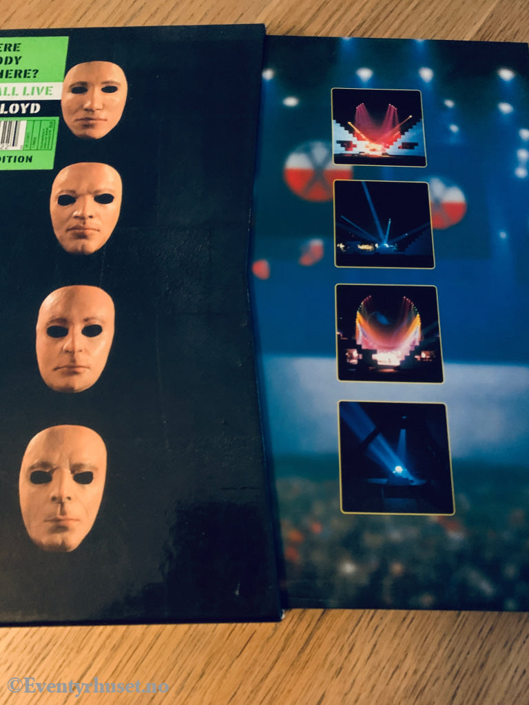 Pink Floyd. 2000. Is There Anybody Out There? The Wall Live. Bok.