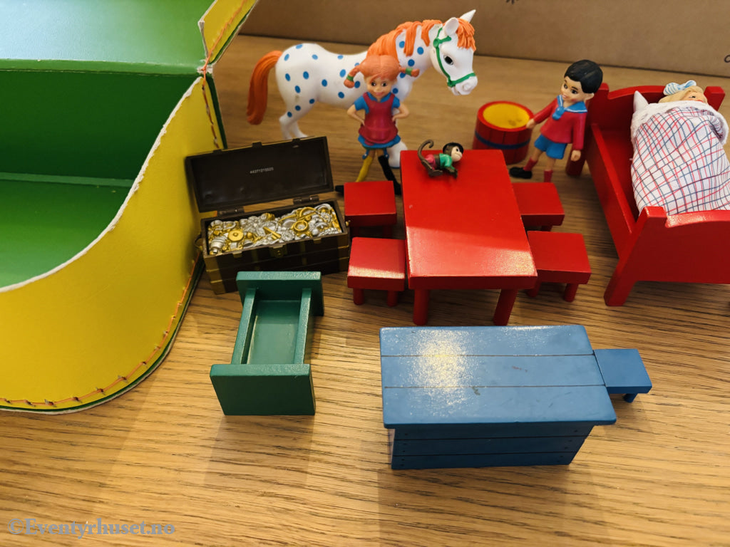 Pippi Langstrømpe Dukkehus-Tilbehør og Figurer (ca. 1970–1980). Pent brukt.