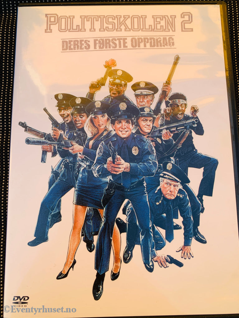 Politiskolen 2: Deres første oppdrag (1985). DVD.