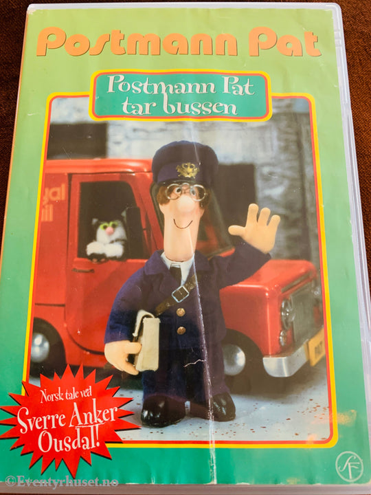 Postmann Pat. 1981. Postmann Pat tar bussen. DVD. Litt slitt omslag. DVD