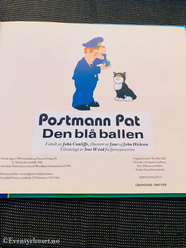 Postmann Pat - Den Blå Ballen. 1996. Fortelling