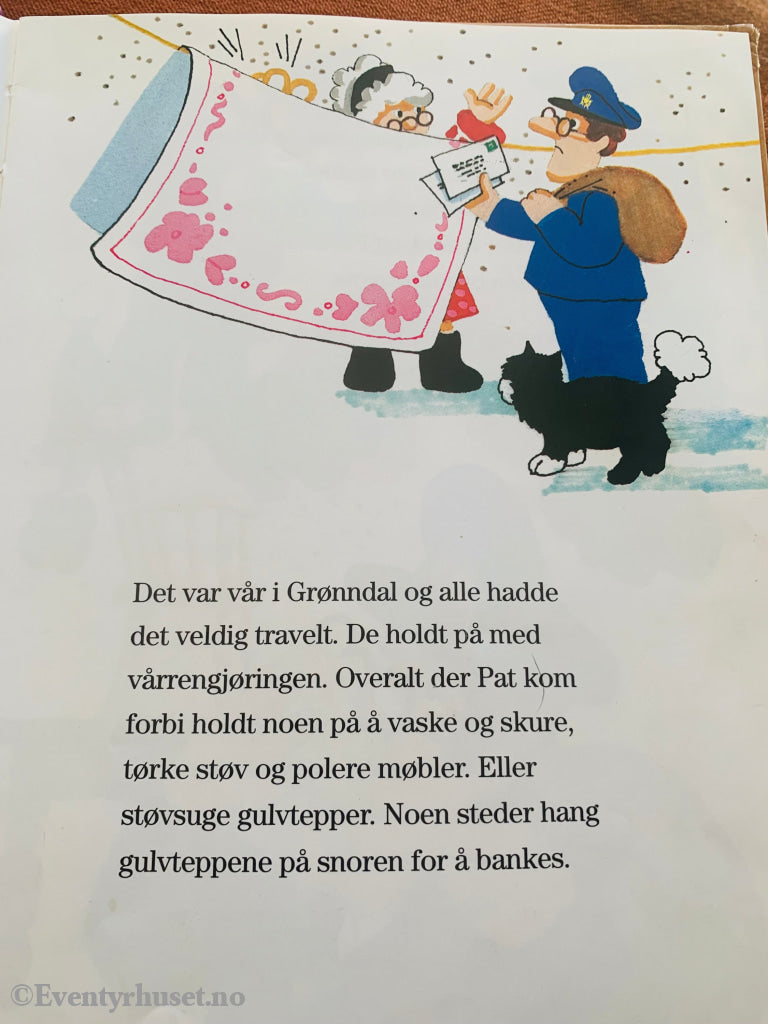 Postmann Pat I Tåka. 1988/96. Fortelling