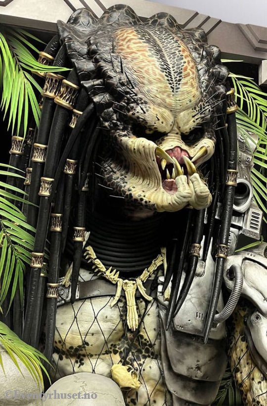 Predator Life-Size Wall Sculpture Predator 45 x 81 x 94 cm Collectibles