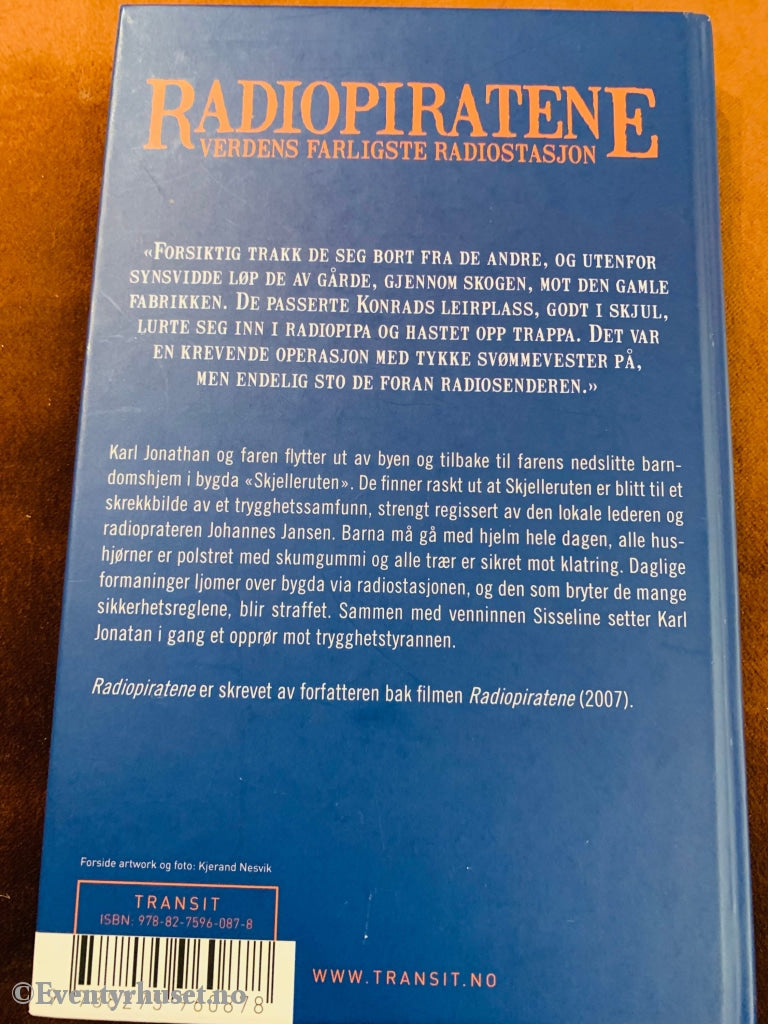 Radiopiratene. 2007. Fortelling