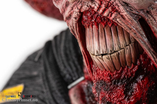 Resident Evil 3 Remake Life-Size Bust 1/1 Nemesis 92 cm Collectibles