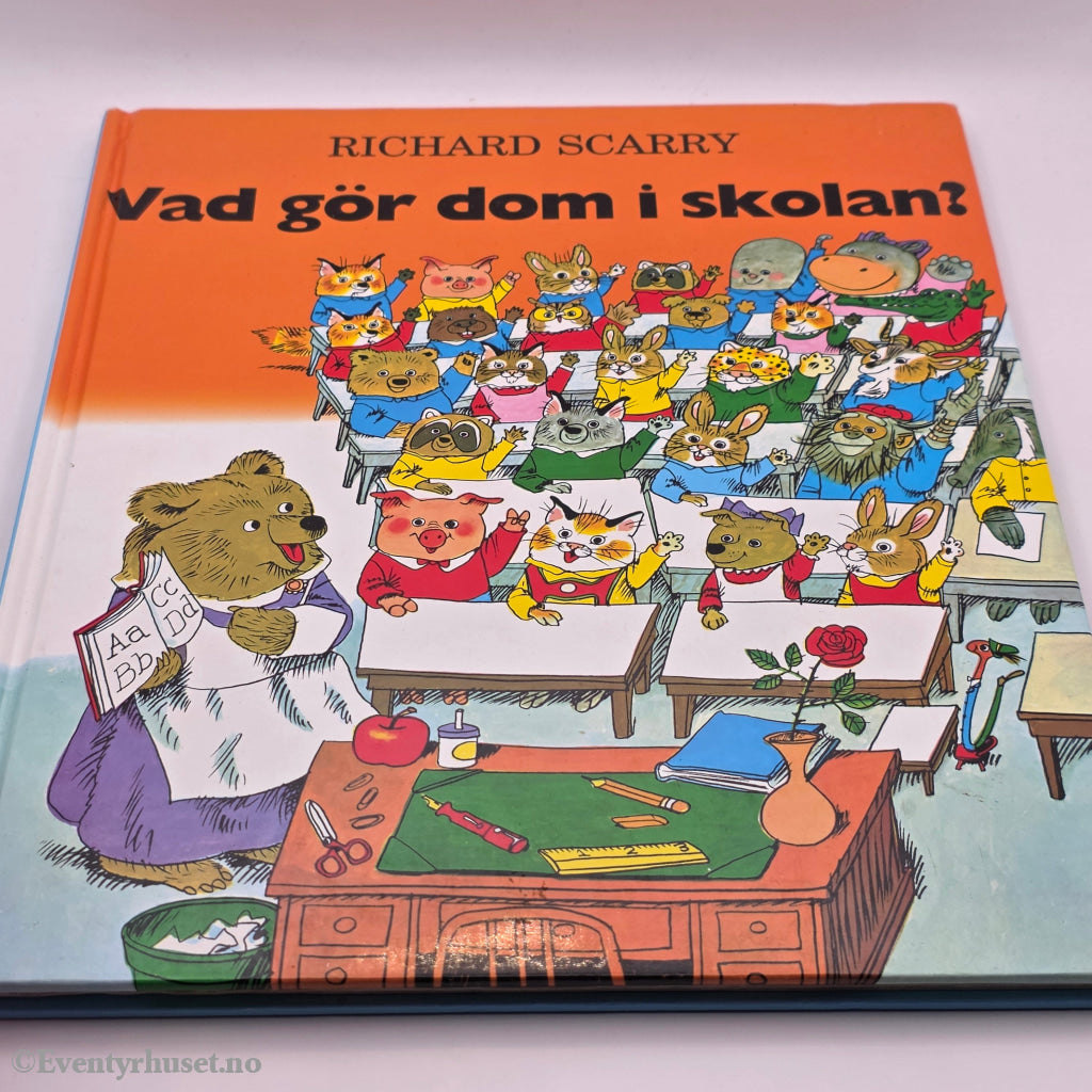 Richard Scarry, 1971, Vad gör dom i skolan? Bok.