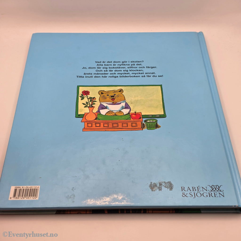 Richard Scarry, 1971, Vad gör dom i skolan? Bok.