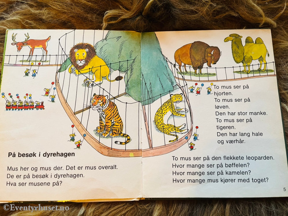 Richard Scarry. 1976. Hos Dyra. Fortelling