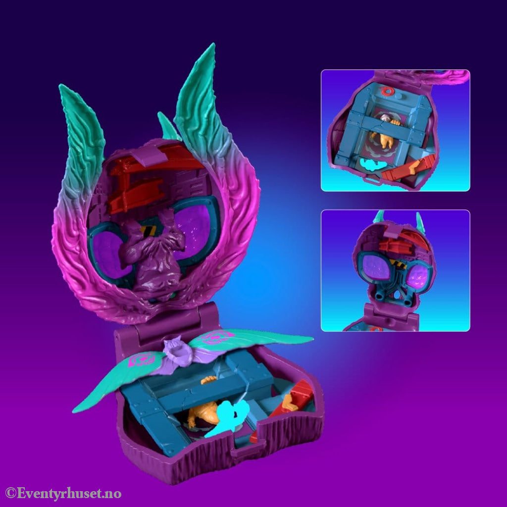 Rover Robin Plastic Model Kit Shoots Down Mothman Manga & Anime