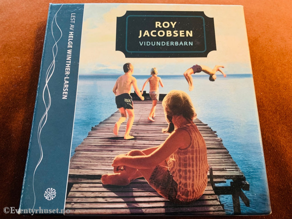 Roy Jacobsen. 2009. Vidunderbarn. Lydbok På 6 Cd.