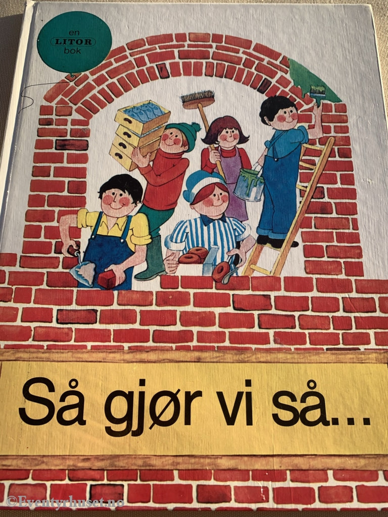 Så Gjør Vi Så... 1976. Fortelling