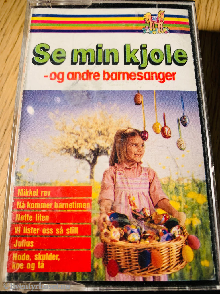 Se Min Kjole - Og Andre Barnesanger. Kassett. Kassett (Mc)