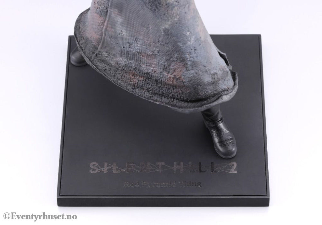 Silent Hill 2 Oshi Works Statue 1/7 Red Pyramid Thing 26 cm Manga & Anime