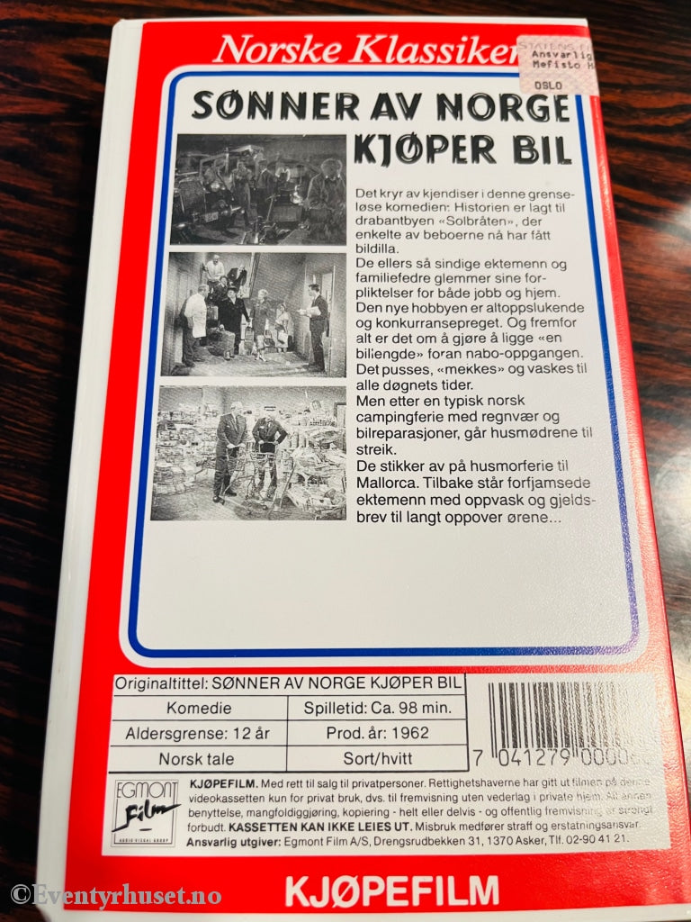 Sønner Av Norge Kjøper Bil (Norske Klassikere). 1962. Vhs. Vhs