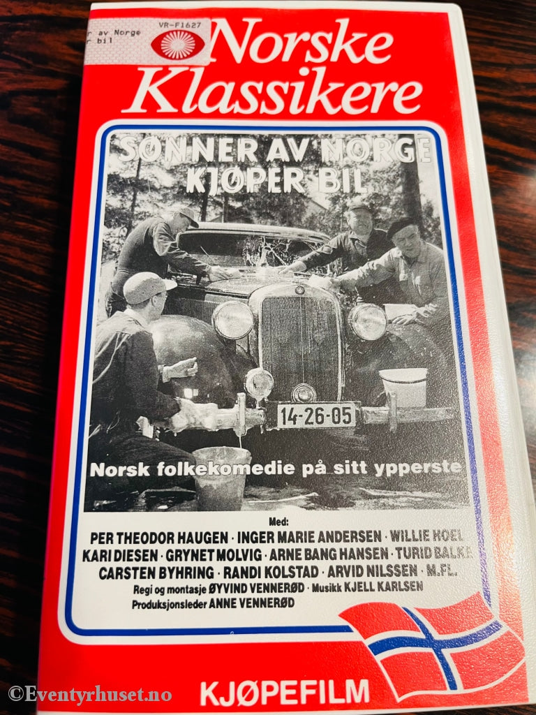 Sønner Av Norge Kjøper Bil (Norske Klassikere). 1962. Vhs. Vhs