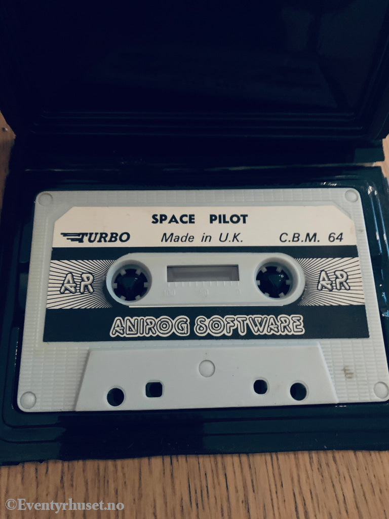 Space Pilot (1983). Commodore 64 (C64) spill solgt i Norge! Commodore 64/135