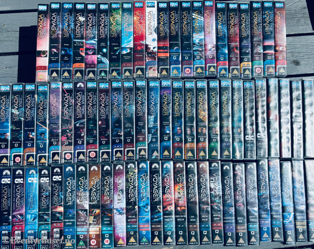 Star Trek Voyager. Samling 70 stk + VHS. Solgt i Norge! VHS
