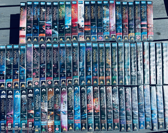 Star Trek Voyager. Samling 70 stk + VHS. Solgt i Norge! VHS