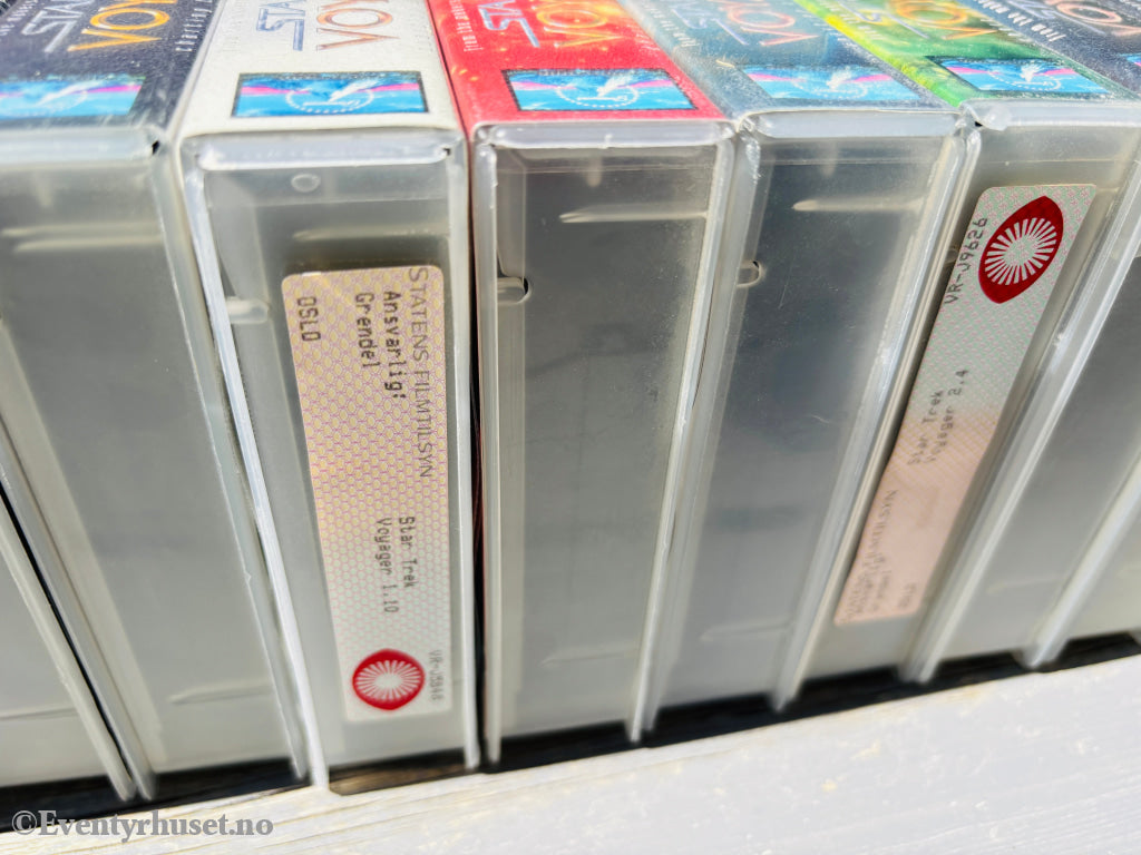 Star Trek Voyager. Samling 70 stk + VHS. Solgt i Norge! VHS