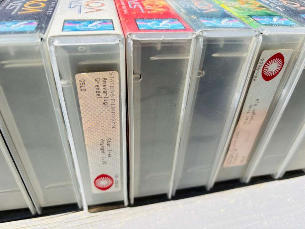 Star Trek Voyager. Samling 70 stk + VHS. Solgt i Norge! VHS