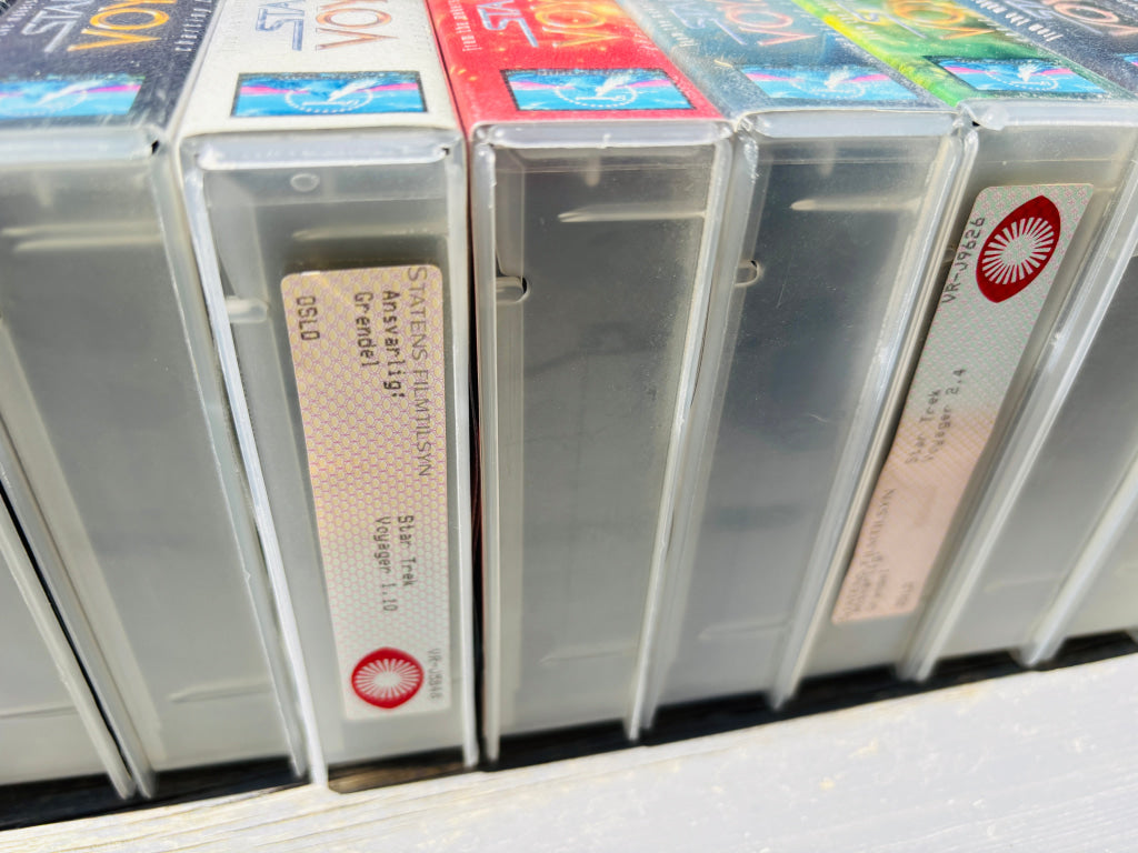 Star Trek Voyager. Samling 70 stk + VHS. Solgt i Norge! VHS