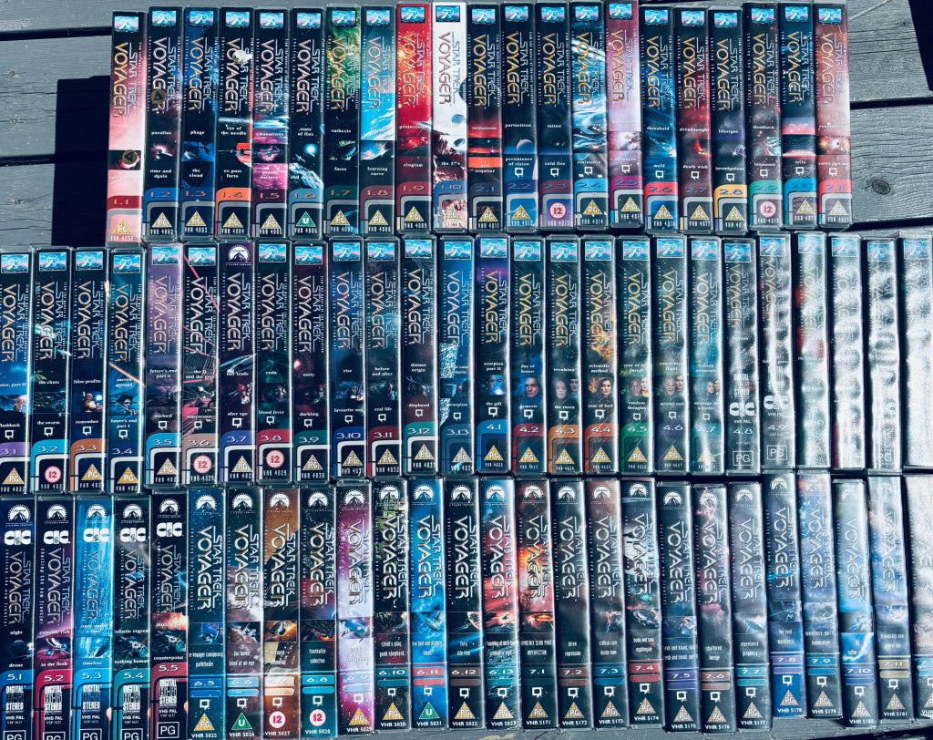 Star Trek Voyager. Samling 70 stk + VHS. Solgt i Norge! VHS