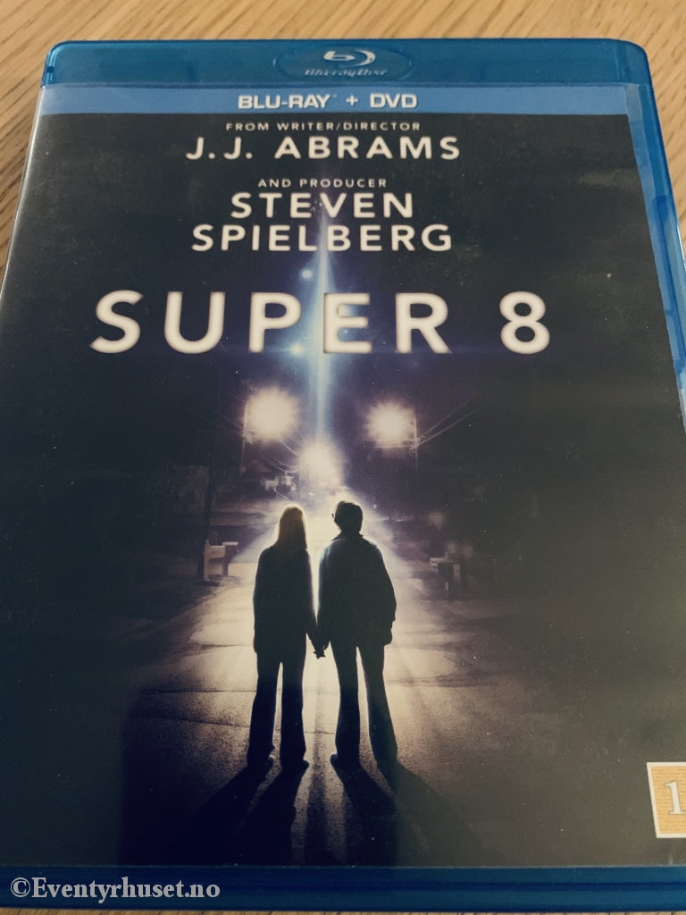 Steven Spielbergs Super 8. 2011. Blu Ray. Blu-Ray Disc