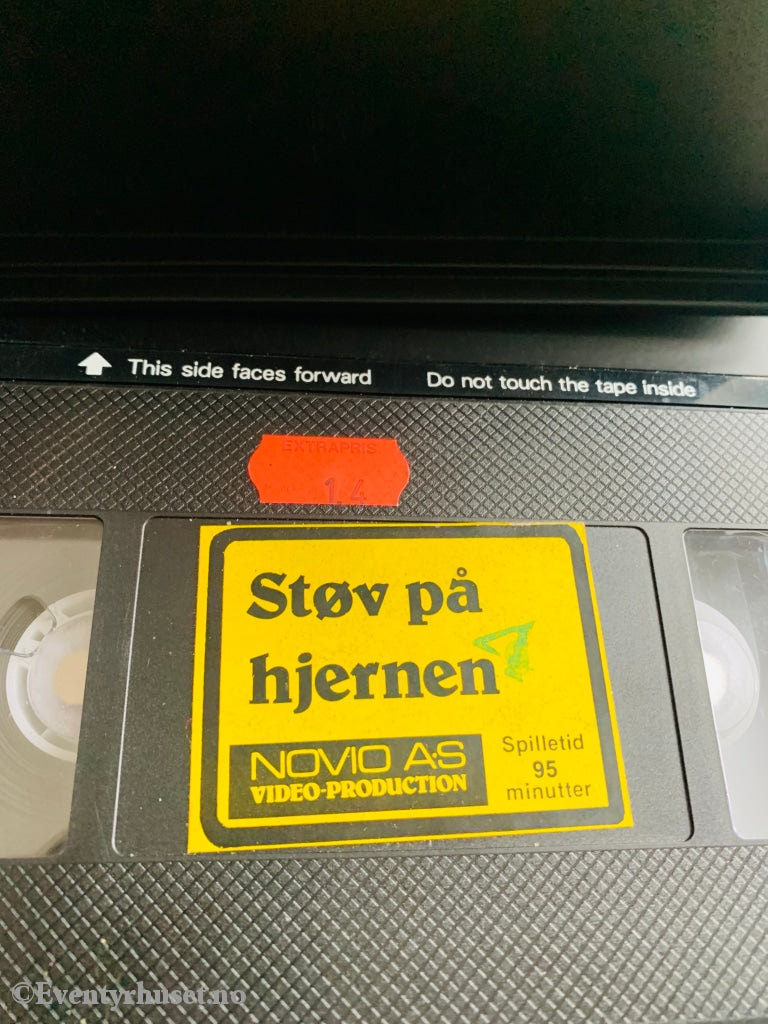 Støv På Hjernen. 1959. (Norske Klassikere). Vhs Big Box. Box