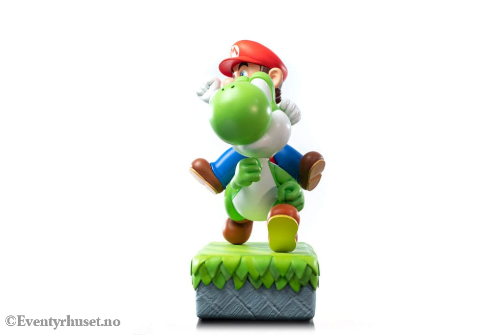 Super Mario Statue Mario & Yoshi 48 cm Collectibles