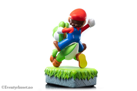 Super Mario Statue Mario & Yoshi 48 cm Collectibles