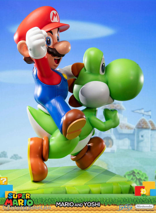 Super Mario Statue Mario & Yoshi 48 cm Collectibles