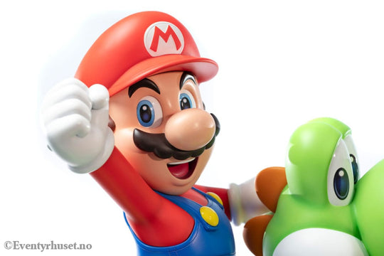 Super Mario Statue Mario & Yoshi 48 cm Collectibles