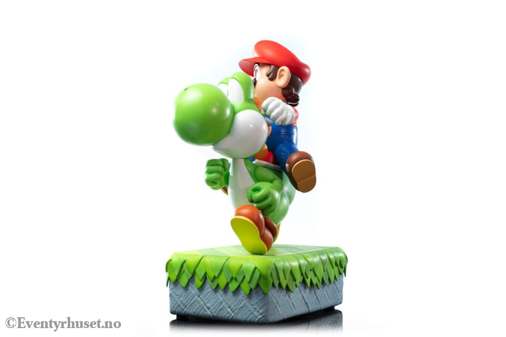 Super Mario Statue Mario & Yoshi 48 cm Collectibles