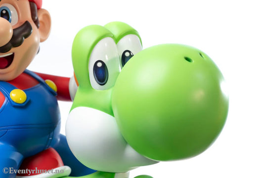 Super Mario Statue Mario & Yoshi 48 cm Collectibles
