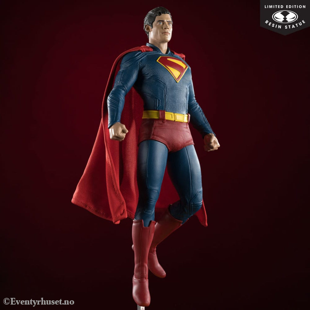 Superman (2025) DC Direct 1/6 Statue Superman 35 cm Toys