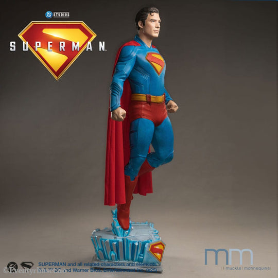 Superman 2025 Life-Size Statue Superman 246 cm Collectibles
