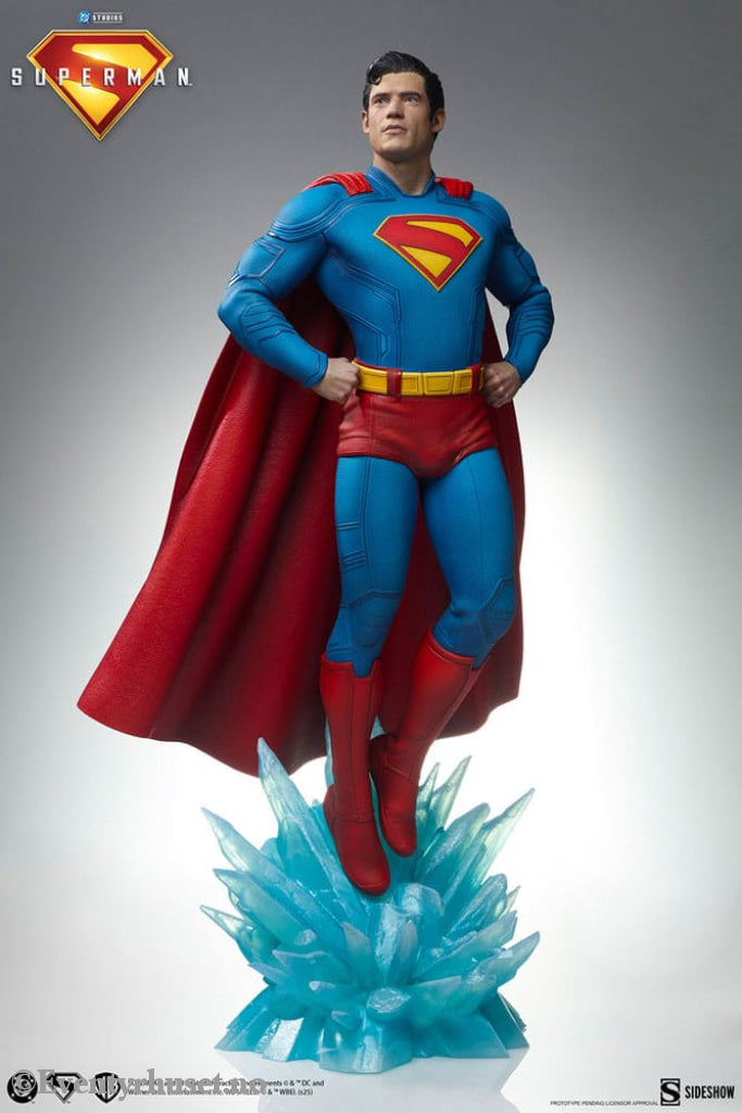 Superman (2025) Premium Format Statues Superman 61 cm & Krypto 23 cm Bundle (2) Collectibles