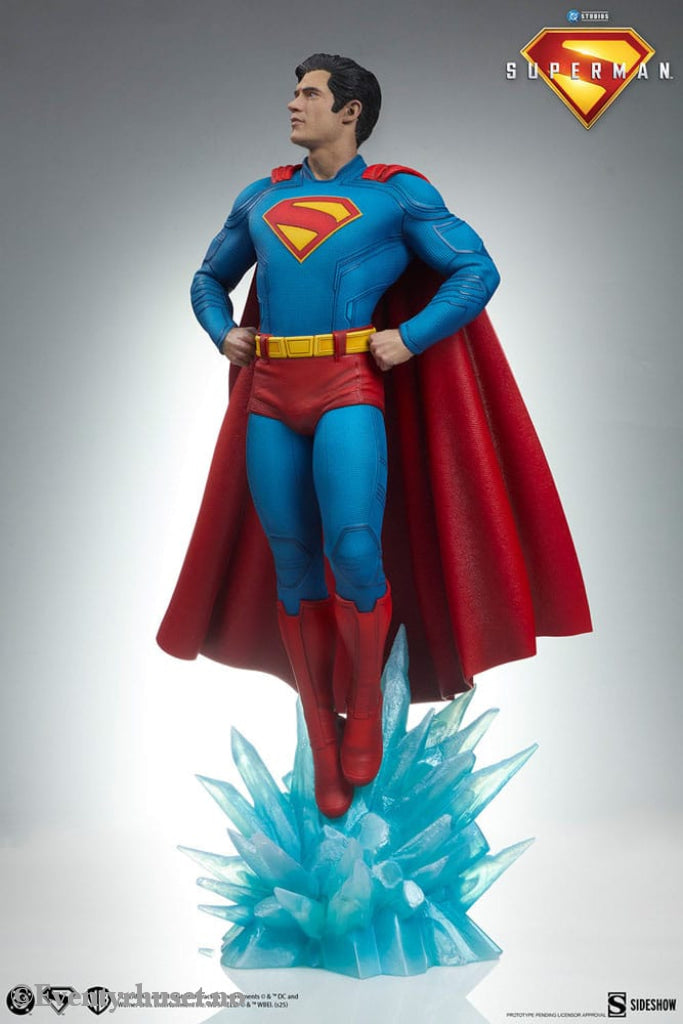 Superman (2025) Premium Format Statues Superman 61 cm & Krypto 23 cm Bundle (2) Collectibles